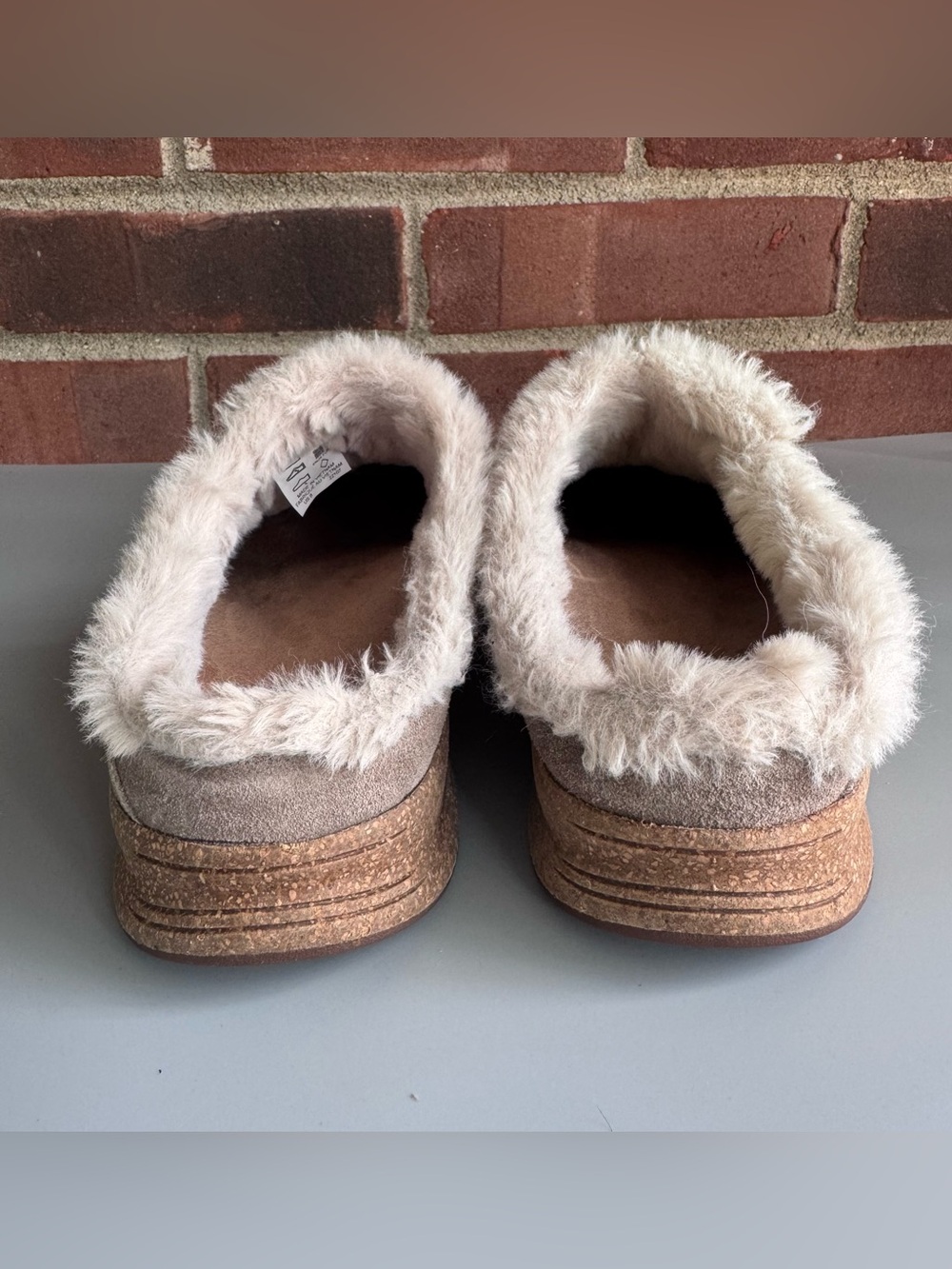 Taos Women’s Suede Faux Fur Mule Clog Slippers Taupe US 8 M Comfort. In great co - Picture 5 of 9